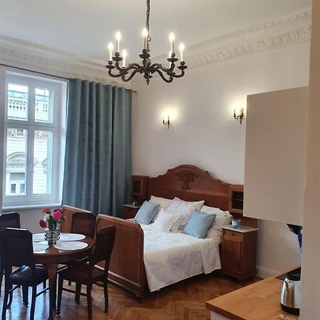 Prestige Aparthotel Piotrkowska 82 - Wyjatkowy Widok Na Deptak 罗兹 外观 照片