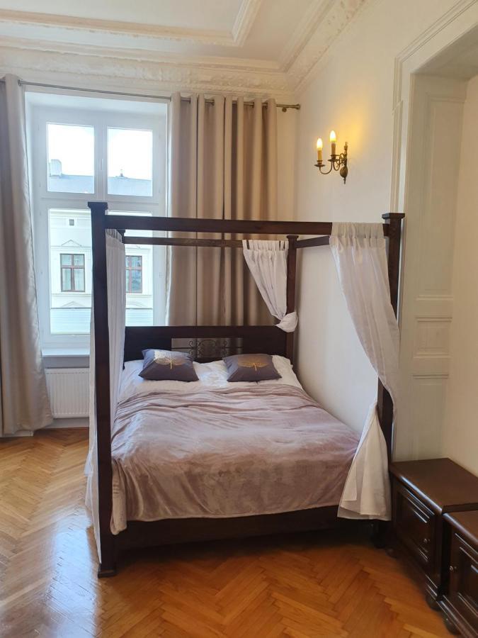 Prestige Aparthotel Piotrkowska 82 - Wyjatkowy Widok Na Deptak 罗兹 外观 照片